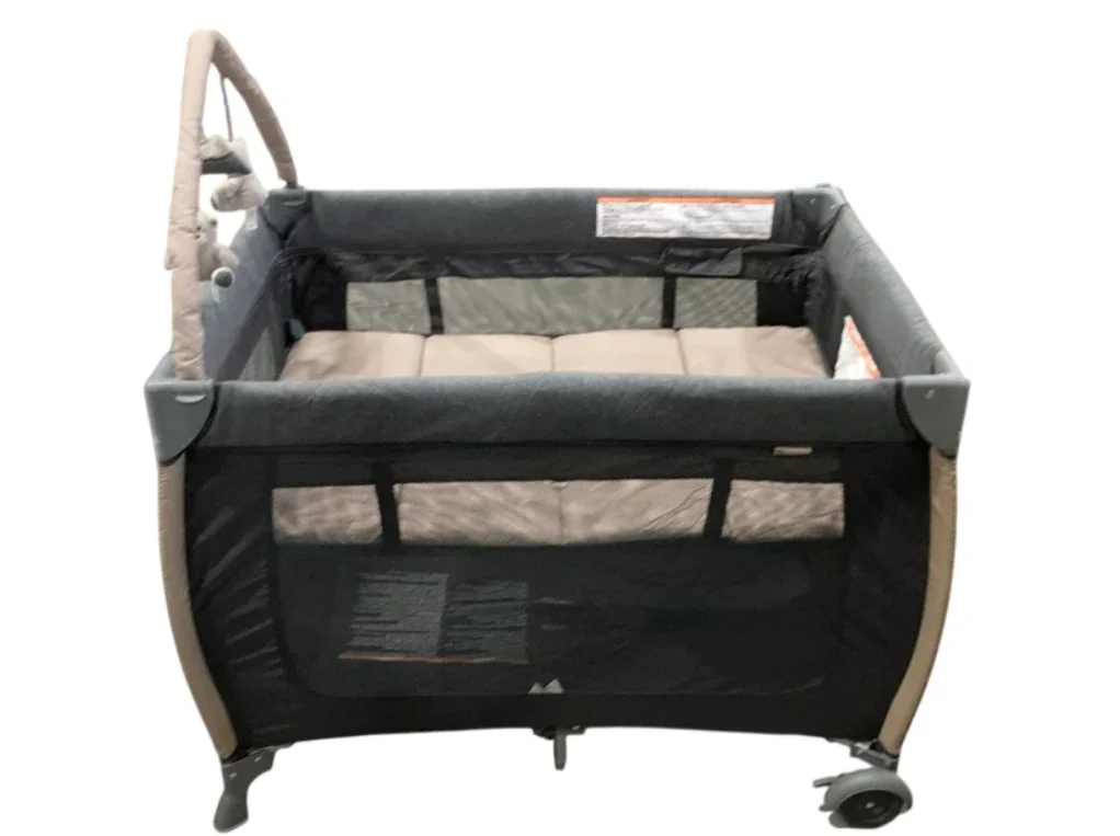 Monbebe Play Yard with Full-Size Rocking Bassinet, Castle Point - Image 3