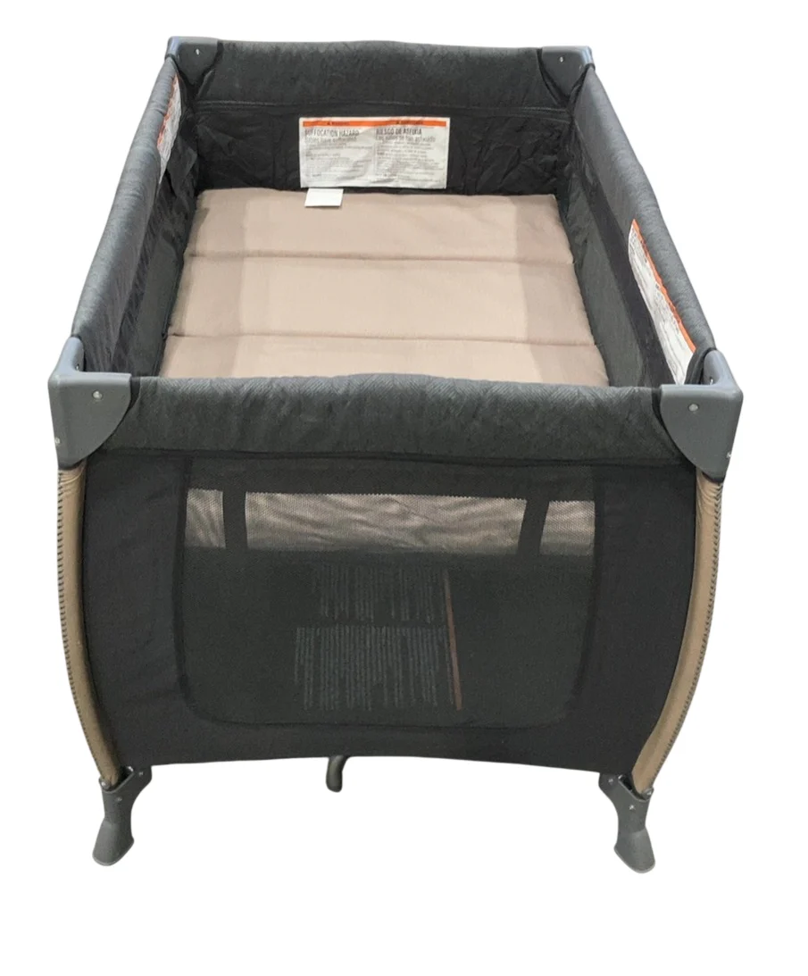 Monbebe Play Yard with Full-Size Rocking Bassinet, Castle Point - Image 2
