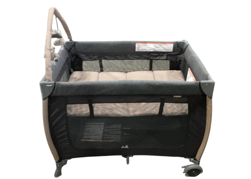 Monbebe Play Yard with Full-Size Rocking Bassinet, Castle Point