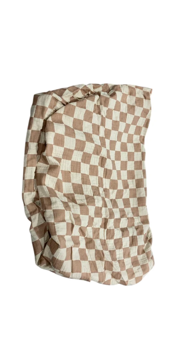 Mushie Extra Soft Muslin Fitted Changing Pad Cover, Natural Check - Image 3