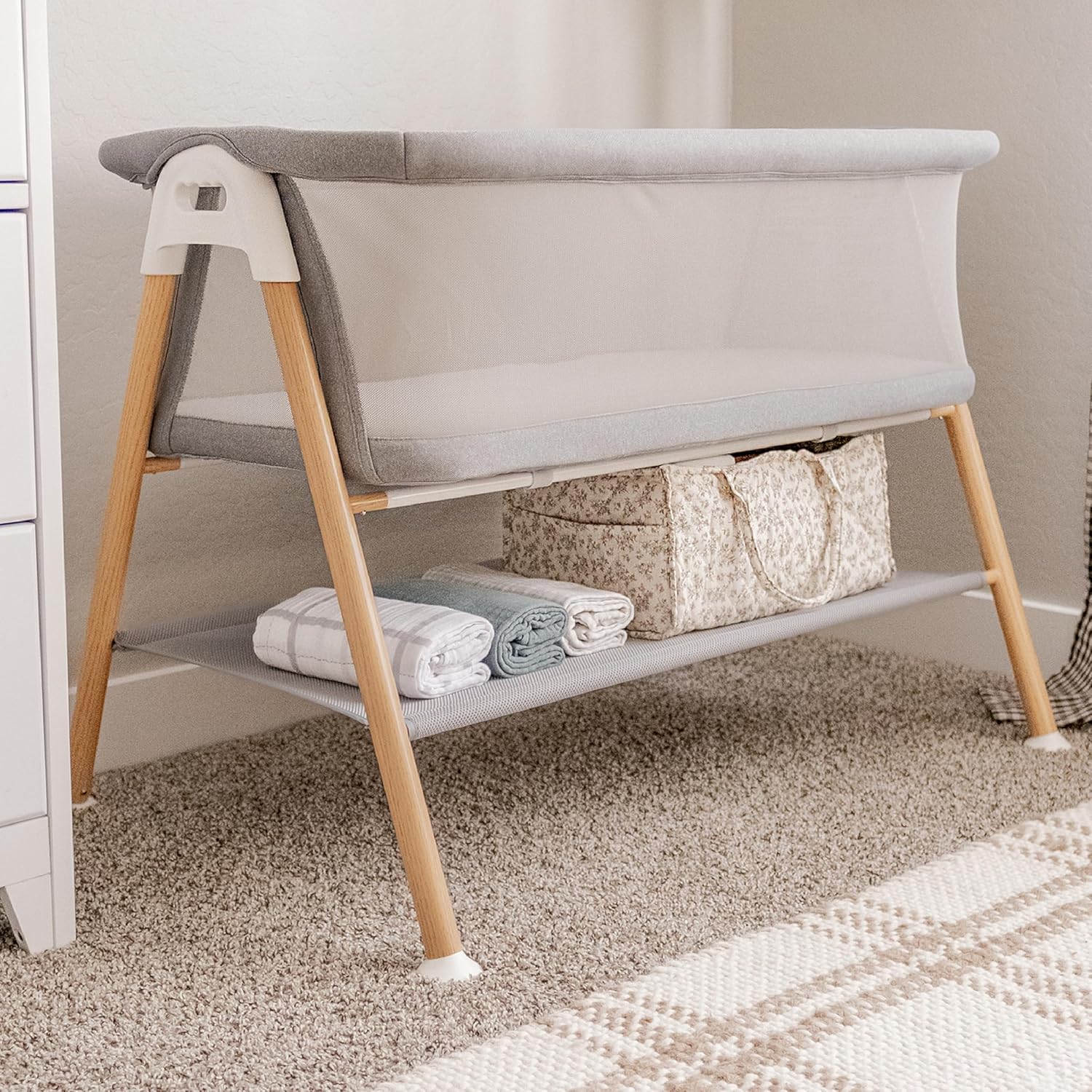 Newton Essential Bassinet, Grey