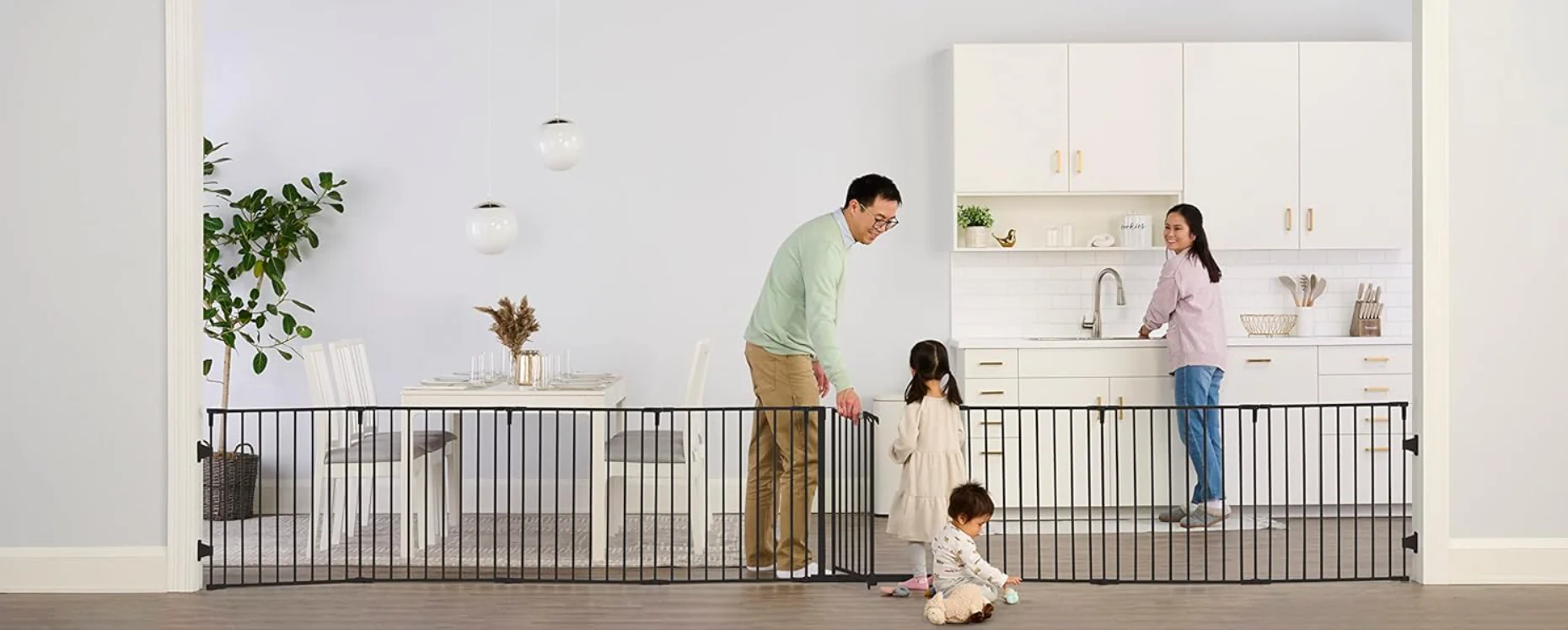 Regalo 2 in 1 Super Wide Safety Gate and Play Yard, 194in x 28in - Image 2