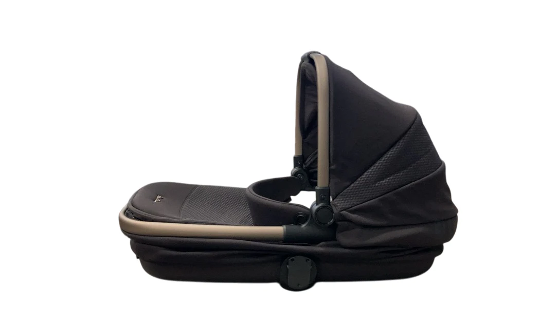 Silver Cross Reef First Bed Folding Bassinet, Ganache - Image 3