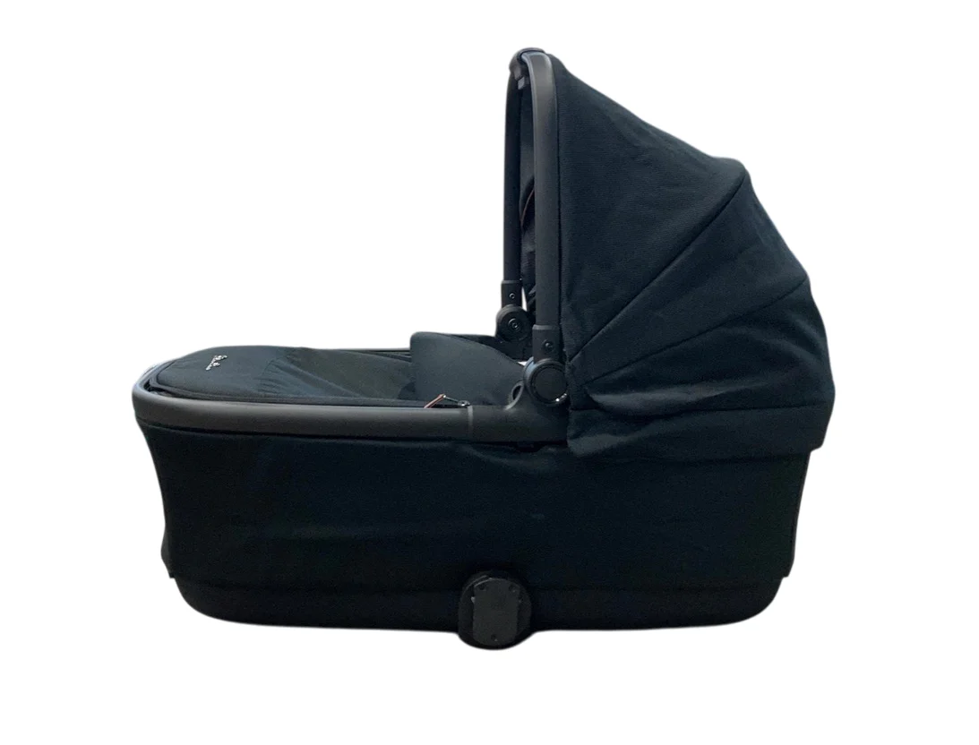 Silver Cross Reef First Bed Folding Bassinet, Orbit - Image 2
