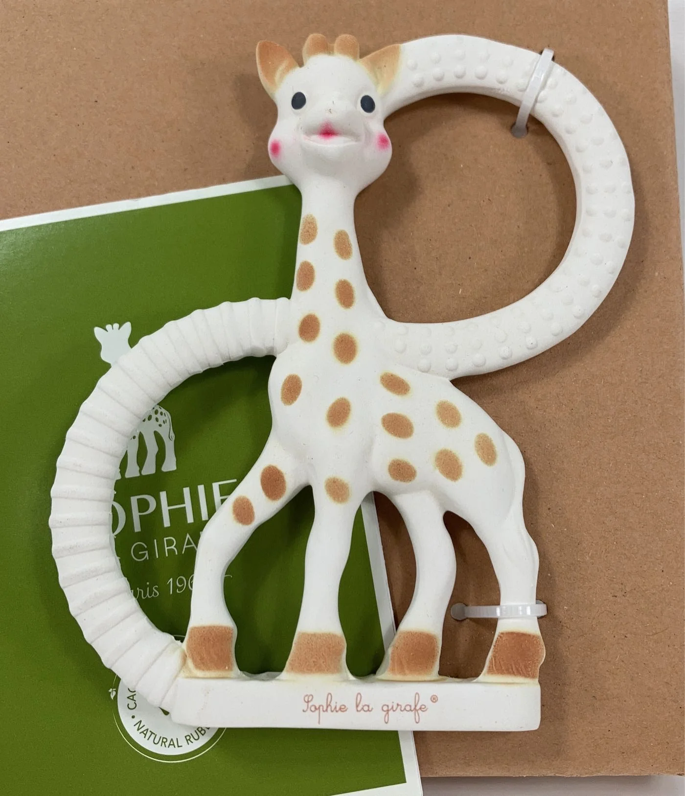 Sophie La Giraffe Teething Ring - Image 3
