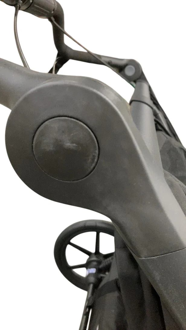 Thule Urban Glide 3 Double Stroller, 2025, Black, Magnetic Harness - Image 3