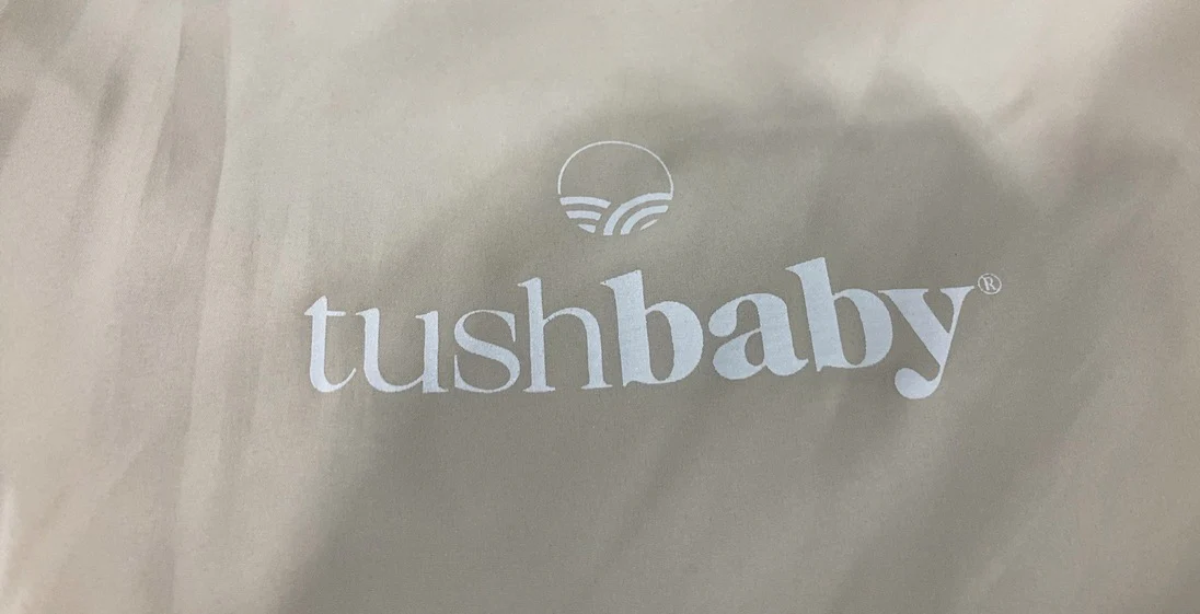Tushbaby Pearl Newborn Carrier, Cream - Image 5