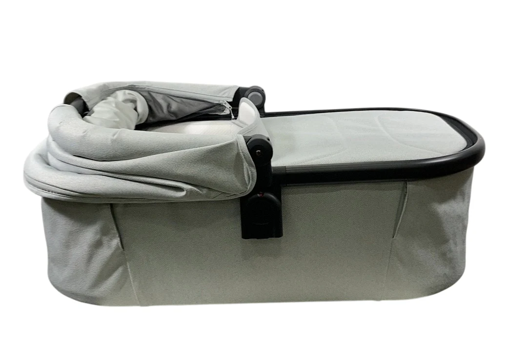 UPPAbaby Bassinet V3, Savannah (Pearl Gray Jacquard) - Image 2