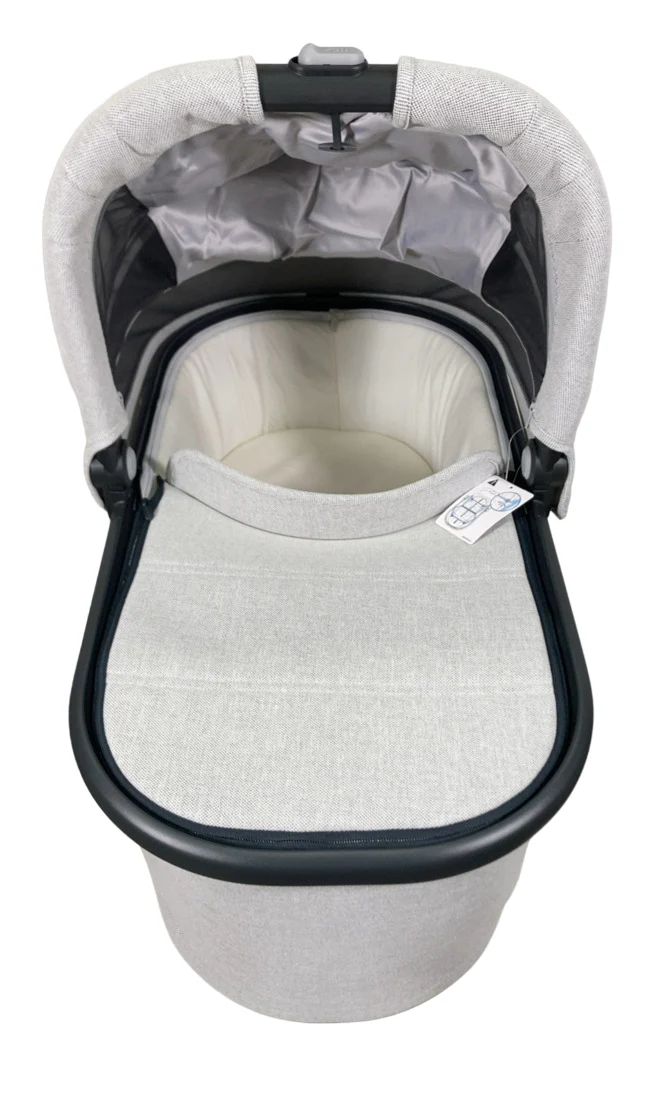 UPPAbaby V2 Bassinet, Anthony (White & Grey Chenille) - Image 3