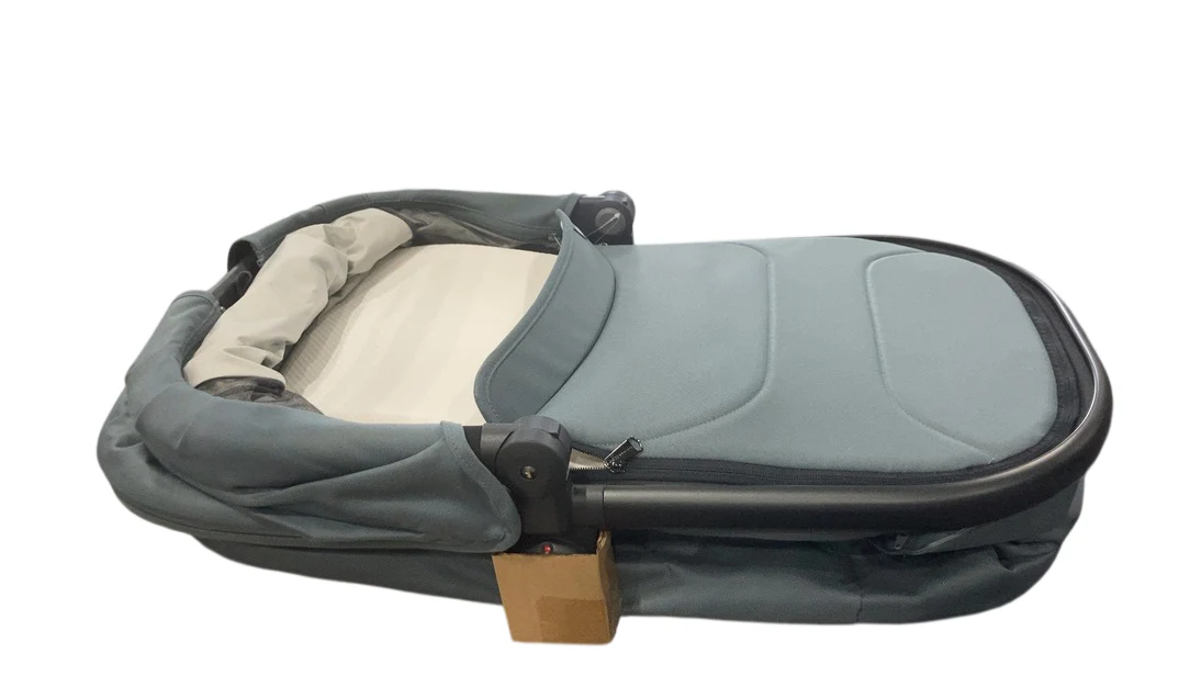 UPPAbaby V3 Bassinet, Dillan (Stone Blue) - Image 2
