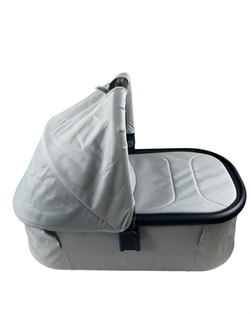 UPPAbaby V3 Bassinet, Savannah (Pearl Gray Jacquard) - Image 2