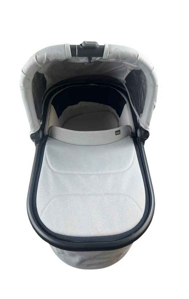 UPPAbaby V3 Bassinet, Savannah (Pearl Gray Jacquard) - Image 4